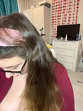 DienkaGreen Adlı Modelin Canlı XXX Sohbeti