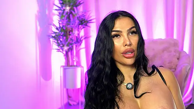 Živý XXX chat firesbomb777