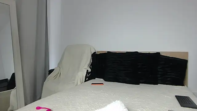 Layla23a Chat XXX live