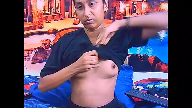 IndianSexyButt Adlı Modelin Canlı XXX Sohbeti