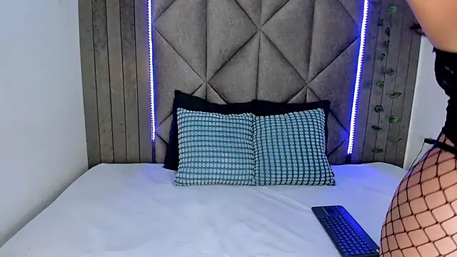 AnnieRouse__'s Live XXX Chat