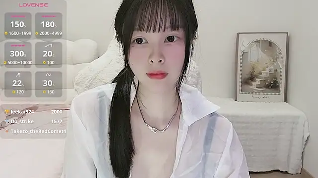 Anna-2005 即時 XXX 聊天