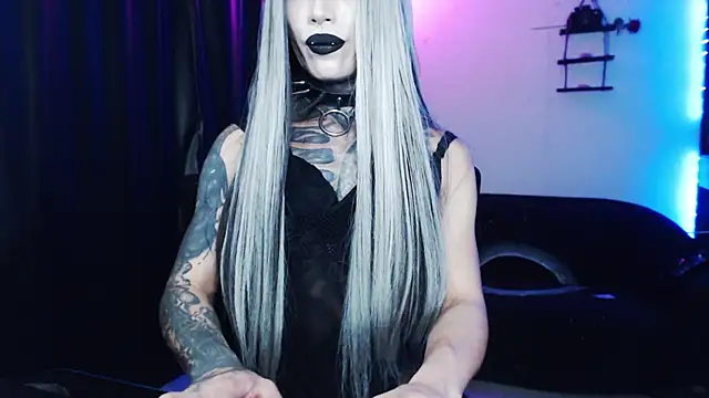 april_simons2 Adlı Modelin Web Kamerası Şovu