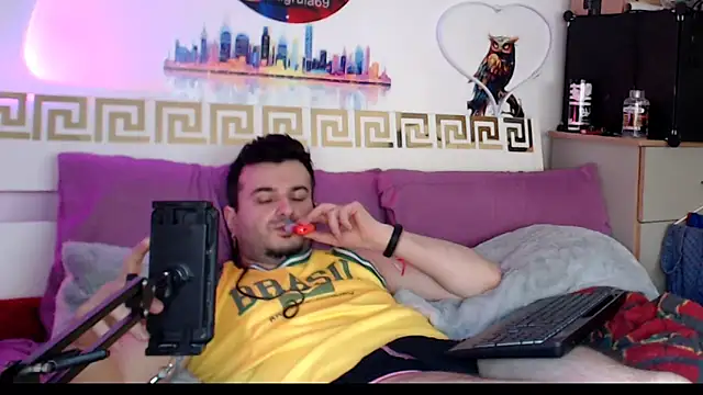 iuligruia69 在線直播表演