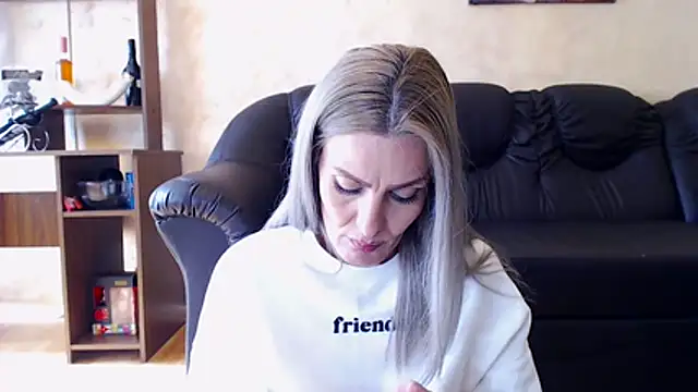 Chat XXX en directo de AshlineKatte