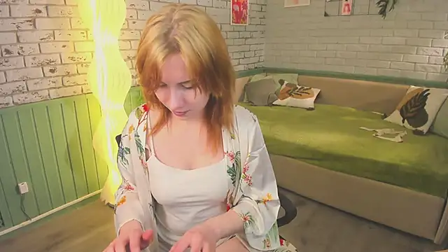 Онлайн чат XXX miraiakik