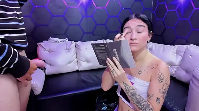 Chatroom XXX en direct de Blow2job-Lat