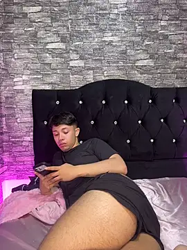 Pokazy przed kamerką – Noah_ledom