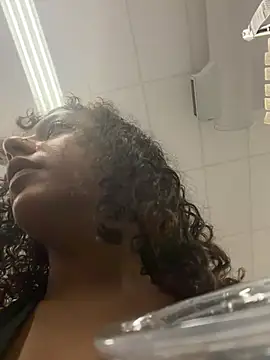 allybluee777 élő XXX-chatje