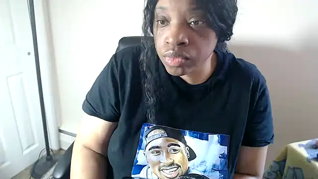 Sexymona1218 Adlı Modelin Canlı XXX Sohbeti