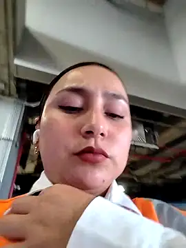 ale-gata élő XXX-chatje