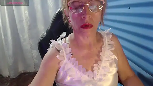 Chayla_Ruiz élő XXX-chatje