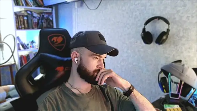 _Mostly_のウェブカメラショー