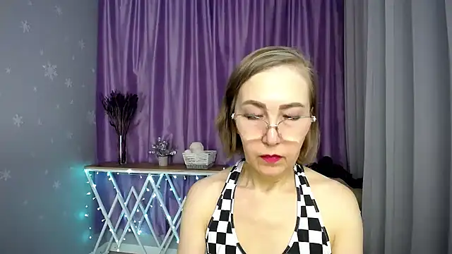 queen_a_n_i's Live XXX Chat