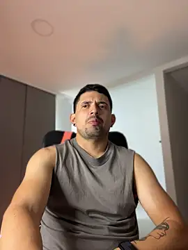 TroyeSavage: онлайн-секс-чат