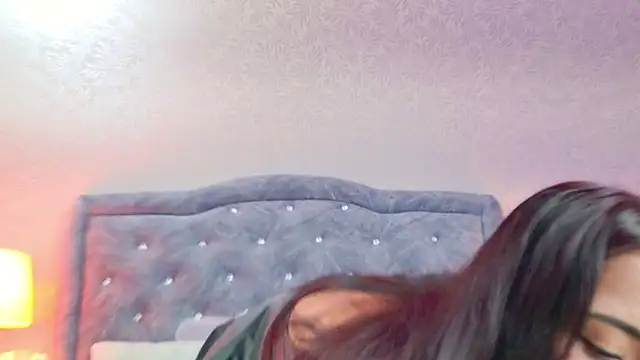 Chat +18 de YesyHills ao vivo