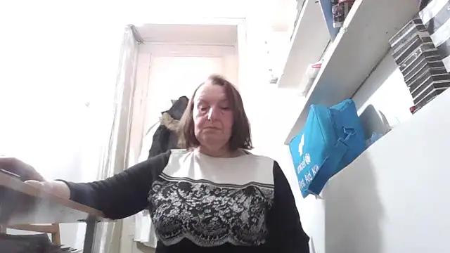 AnnaLive570's Webcam Show