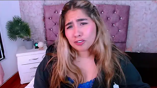 Sofiazaf_ 라이브 XXX 채팅