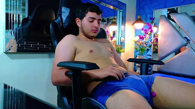 Oliver_Jamees Webcam show