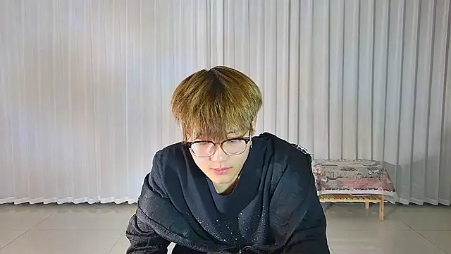 KK-cuteboy Show Webcam