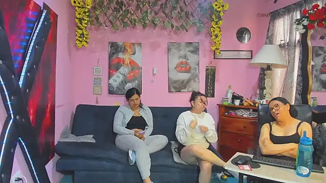 Pokazy przed kamerką – lesbiancuple