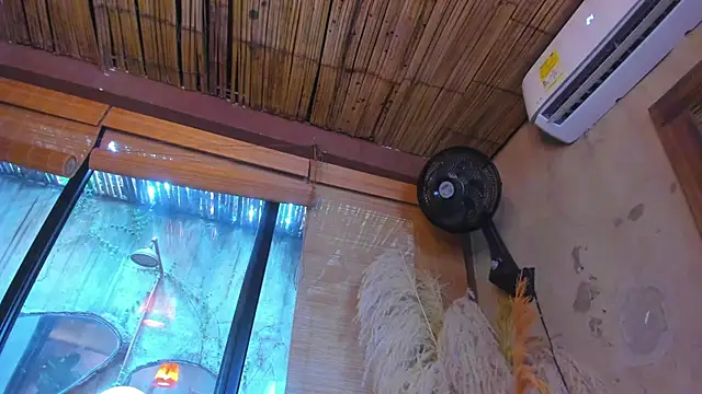 Chat +18 de Victoria_Gonzalez ao vivo