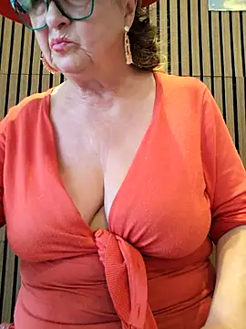 Hot-Muci's Live XXX Chat