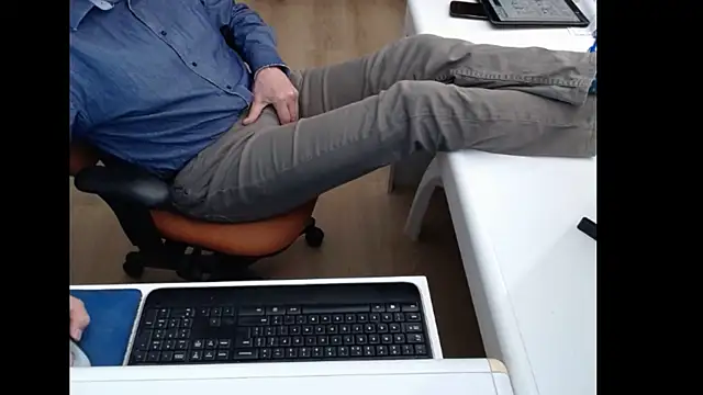 dutchpornkingn Live XXX chat