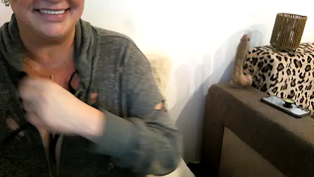 hotsierra4u's Live XXX Chat