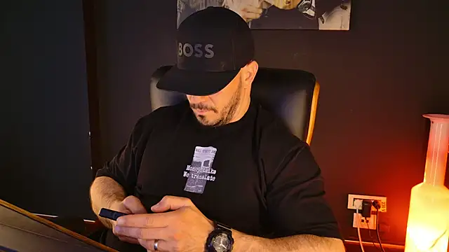 AngeloEric 现场XXX聊天