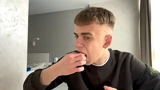 SoloFury Live XXX Chat