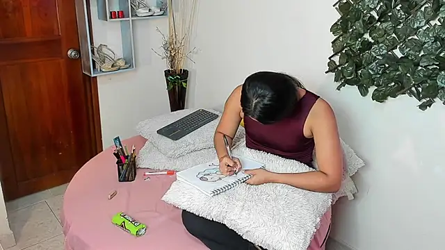 DestinyHills' Live XXX Chat