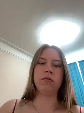 Tomyris_yuki Show in webcam