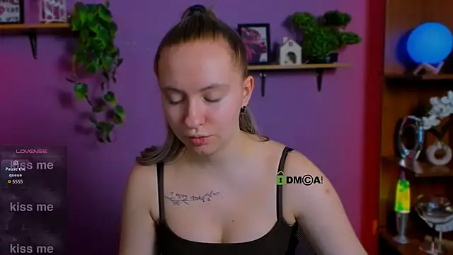 mila_glow1's Live XXX Chat