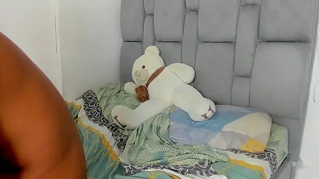 Andyprincex: διαδικτυακό σόου στην κάμερα