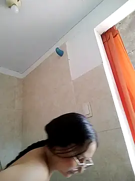 Camilatinass_'s Live XXX Chat