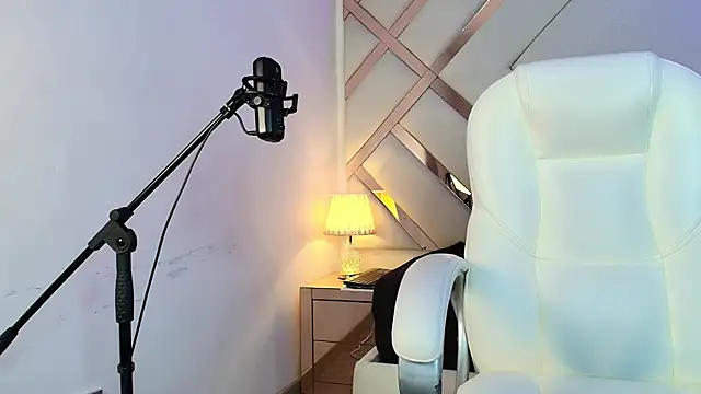 Chatroom XXX en direct de Noa_butterfly_