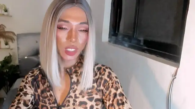 عرض كام TsBlackHORSECOCKcalix