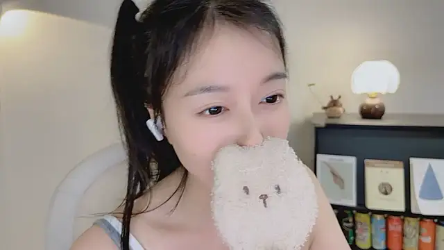 Onechestnut's Live XXX Chat