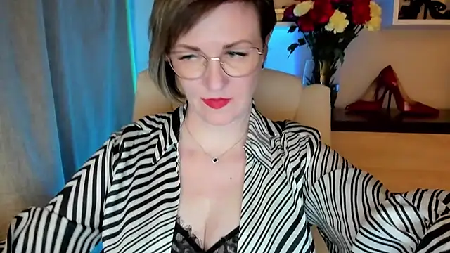 Chat +18 de feliziaDesire ao vivo