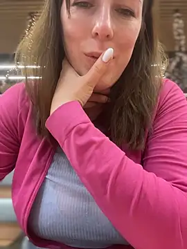 Chat +18 de MommmyYummy ao vivo