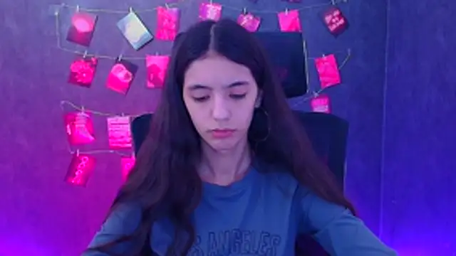 Chat XXX ao vivo de Aishell_