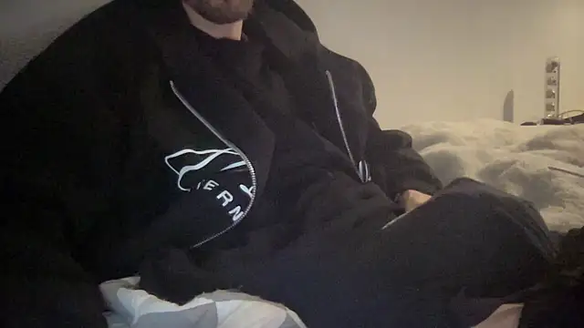 Big8inchUncutCock Webcamshow