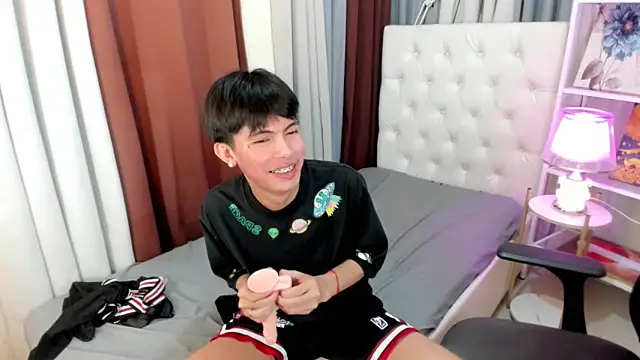 urtwinkbrixzのウェブカメラショー