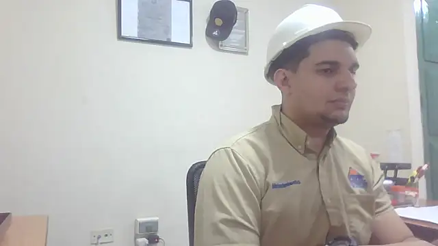 Officeb0y ওয়েবক্যাম শো