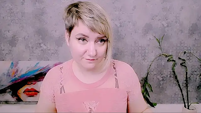 Djullia Live XXX-chat