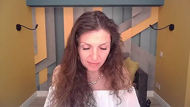 Chat +18 de EllaLong ao vivo