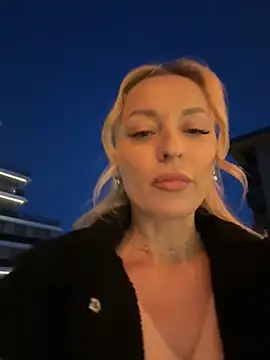 VikaBunny1 Adlı Modelin Canlı XXX Sohbeti