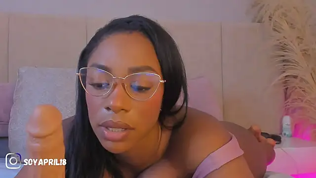 aprilebony_ 即時 XXX 聊天