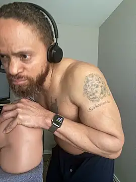 Fathero1time élő XXX-chatje